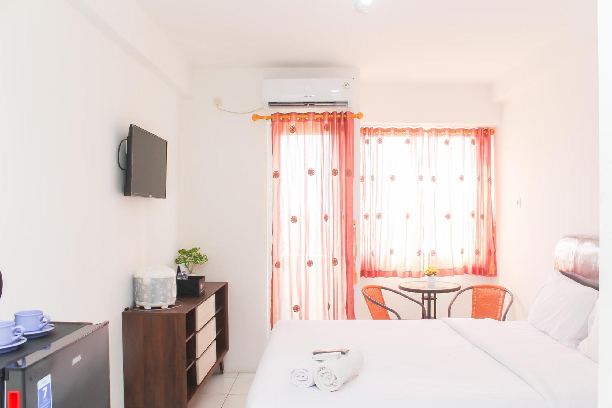 Apartemen Chic And Cozy At Riverview Jababeka By Travelio Bekasi