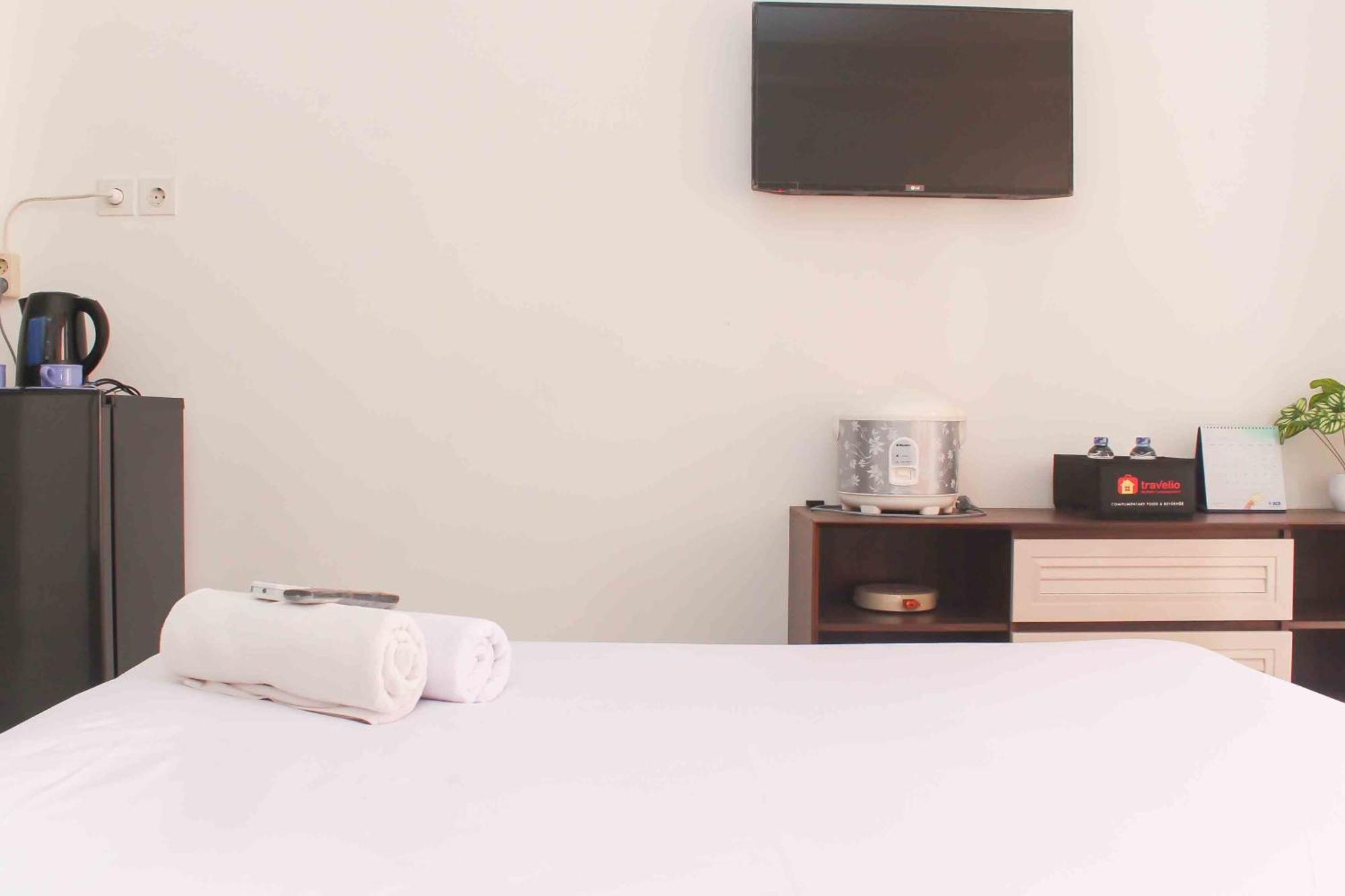 Chic And Cozy At Riverview Jababeka By Travelio Bekasi